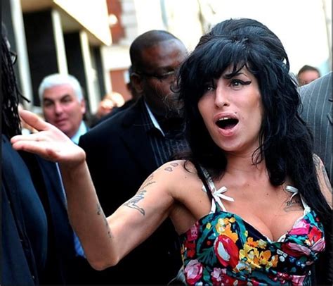 La Trágica Historia De Amy Winehouse En Una Nueva Película Biográficashowbizbeta Noticias Del