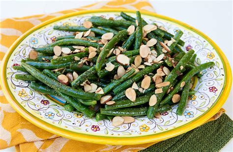 Green Beans With Mustard Vinaigrette And Toasted Almonds