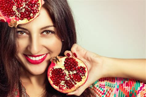 22 best health and skin benefits of pomegranate and its usage. Pomegranate health benefits