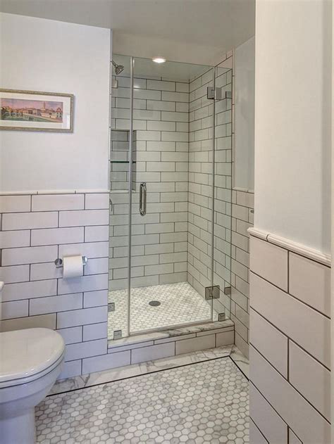 Stunning White Subway Tile Bathroom Design Bad fliesen designs Badezimmer mit weißen