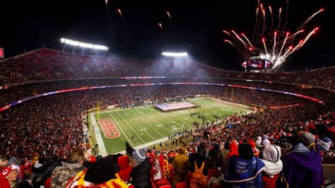 Chiefs Vs Dolphins Game 15 Hospitalized Dozens Treated For