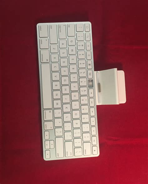 Genuine Apple Ipad Keyboard Dock Docking Station A1359 For 30 Pin Ipad