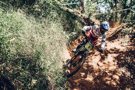 How To Descend On A Mountain Bike 5 Top Tips