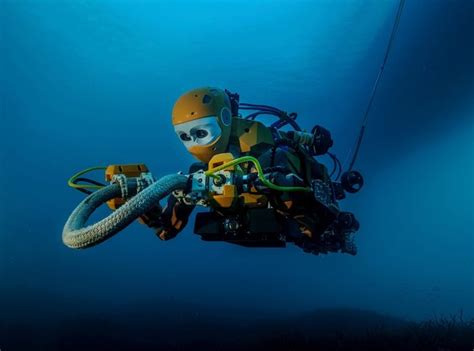 Check Out Stanfords ‘humanoid Submarine Robot Oceanone With Ai