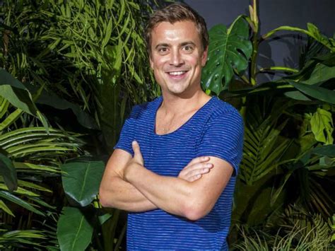 Niels destadsbader (born 19 august 1988) is a belgian singer, television presenter and actor. Niels Destadsbader heeft erg aangrijpende boodschap: "Dit ...