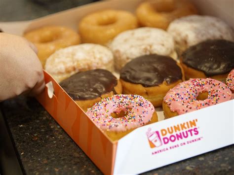 Enjoying dunkin' donuts while keeping it keto can be tricky, but we've rounded up the best options in our keto dunkin' donuts dining guide. Dunkin' Donuts Will Cut Its Doughnut Menu at 1,000 ...