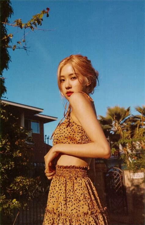Scan Rosé Photos From Blackpink Summer Diary 2019 In Hawaii Di 2020