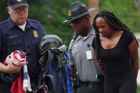 Bree Newsome Hailed A Hero After Climbing Flagpole And Removing Confederate Flag Mirror Online