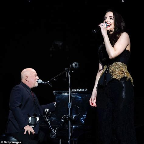 Billy Joel 69 Performs On Stage With Daughter Alexa 32 As Della Three Steals The Show