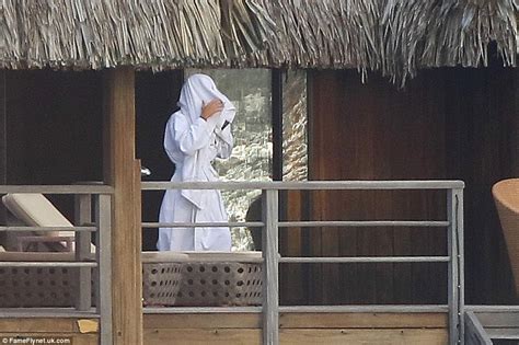 Justin Bieber Pictured Full Frontal NAKED In Bora Bora With Jayde