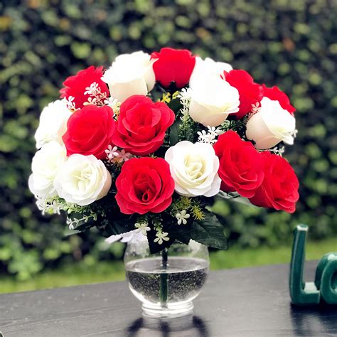 Charlton Home Artificial Red And White Rose Floral Arrangement