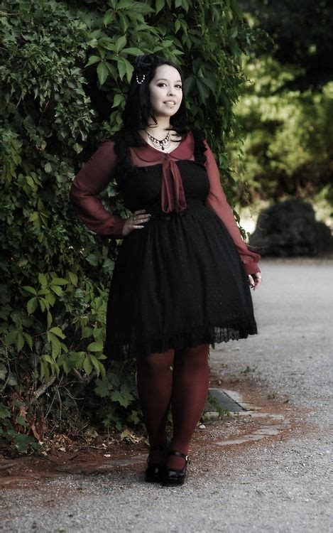 gothic fashion which is highly influenced by the victorian and elizabethan fashions plus size