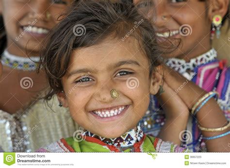 Glückliches Indisches Dorfmädchen Redaktionelles Stockfoto Bild Von Kostüm Dorf 36657223