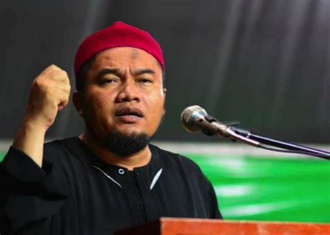Малайзия добавлен 3 окт 2013. Pas minta ia juga dibenarkan berpolitik di sekolah ...