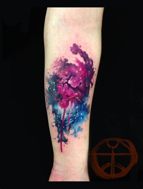 15 Blazing Nebula Tattoos Tatuagem De Galáxia Tatuagem Nebulosa