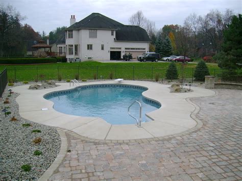 In Ground Pool With Concrete Surround Backyard Pool Landscaping