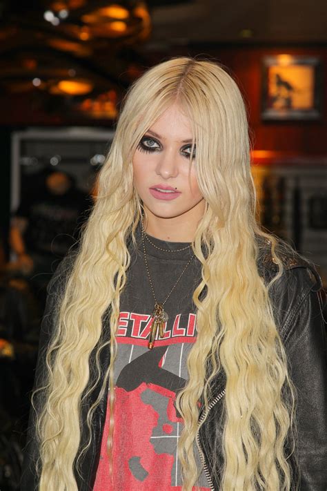 Taylor Momsen The Best Quality Pictures On Photograph Central