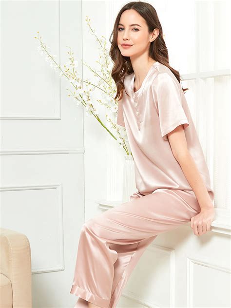 19 Momme Comfortable Round Neck Silk Pajama Set For Women Fs179 18900 Freedomsilk