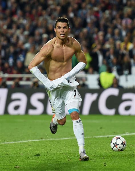 Cristiano Ronaldo Celebrando El Gol Anotado En La Final De La Liga De