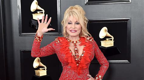 Dolly Parton Talks Plastic Surgery I Wasnt Naturally Pretty