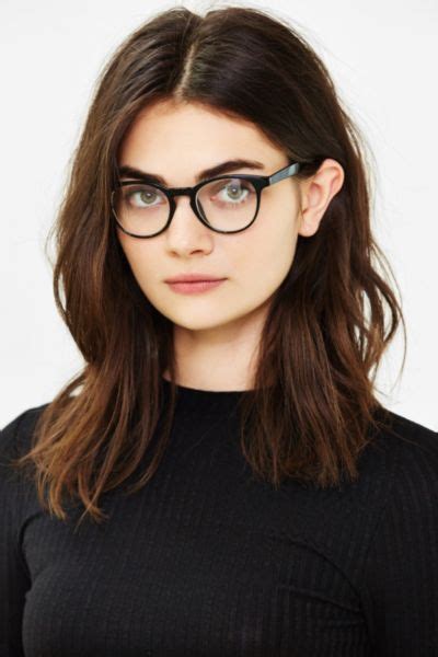 Pin By Taya On N E W D O Brunette Glasses Nerd Glasses Fashion Eye Glasses