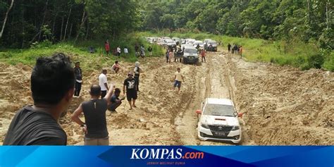 Dorli dan 41 mahasiswa papua lainnya bertahan di asrama hingga pukul 15.00 wib, sebelum akhirnya mendekam di mapolrestabes surabaya. Hati-hati Terjebak Lumpur di Jalan Trans Papua Barat Manokwari-Bintuni