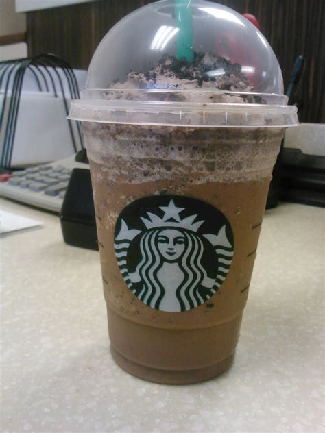 Starbucks Mocha Cookie Crumble Frappuccino Review