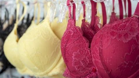 Heres Why You Shouldnt Wear A Bra According To Science Iflscience