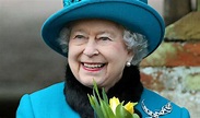 Why our Queen will never call it a day like Queen Beatrix | Royal ...