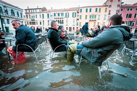 Photographer Documents Venices Worst Floods In More Than 50 Years