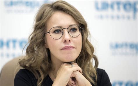 Russian Tv Figure Ksenia Sobchak Flees To Lithuania On Israeli Passport The Times Of Israel