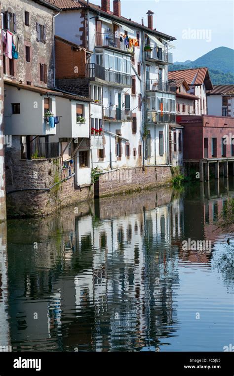 Baztan Fotos Und Bildmaterial In Hoher Auflösung Alamy