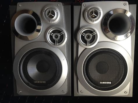 Samsung Hi Fi Speakers With Side Sub Woofer In Halifax West