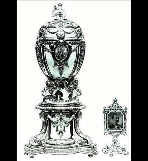 After the revolution, 42 of the imperial eggs made their way into private collections and museums. 10 Lost Treasures That People are Still Trying to Find | Faberge eggs, Faberge, Egg art
