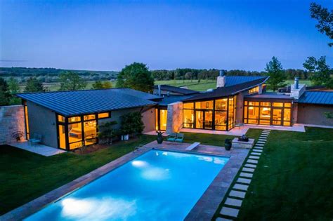 The Worlds Most Spectacular Modern Homes