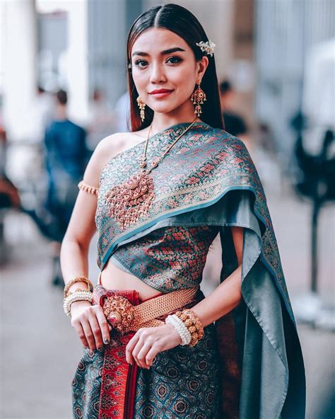 บุพเพสันนิวาส Thai Fashion Traditional Thai Clothing Thai Traditional Dress