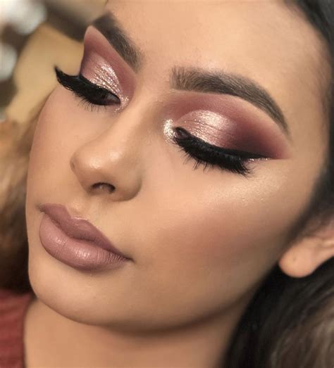 10 Things That Look Perfect In Rose Gold Society19 Gold Eye Makeup