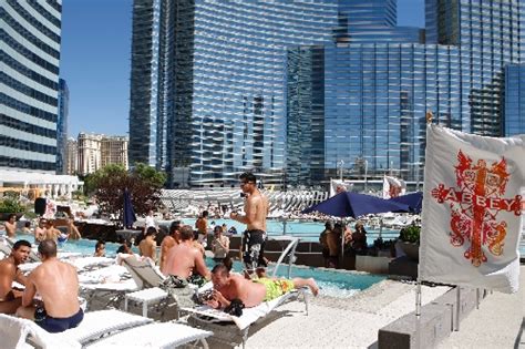 Vdara Enters Pool Party Fray With Abbey Beach Catering To Gays
