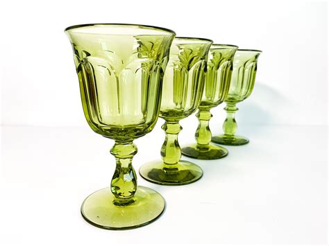 4 vintage green water goblets old williamsburg verde green imperial glass retro drinkware