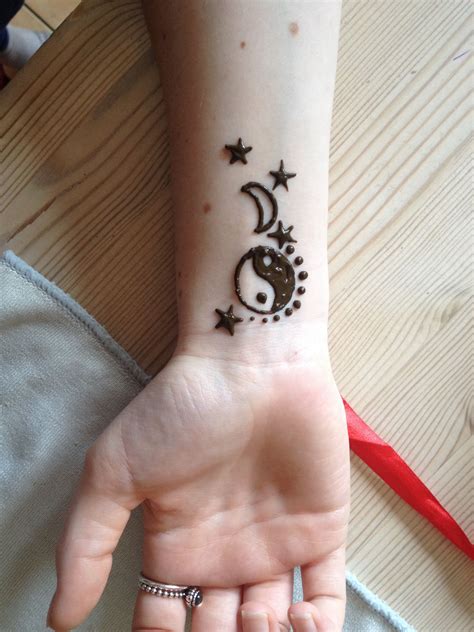 Yingyang Moon And Stars Wrist Henna Tattoo Design Simple Henna