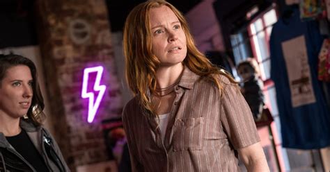 Lauren Ambrose Hints On How Van Changed As An Adult For The Second Season Of Yellowjackets