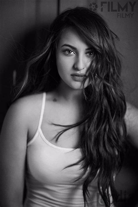 15 Cute Pics Of Hot Sonakshi Sinha Bollywood Actress Turned Singer Reckon Talk