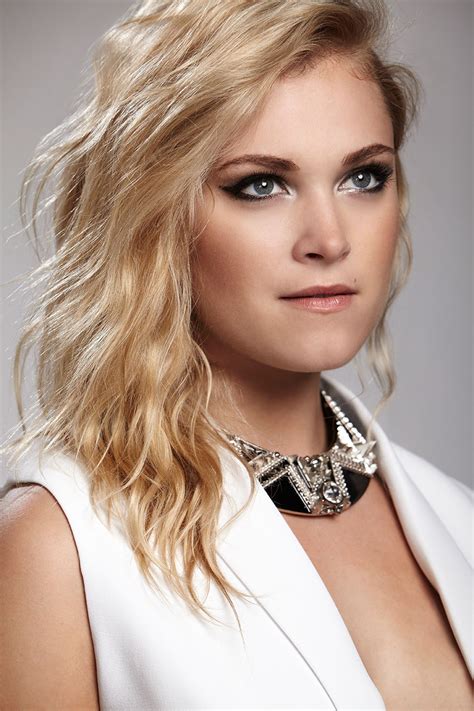 Eliza Taylor Bello Magazine June 2014