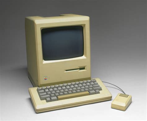 Pierwszy Macintosh Rocznica Premiery Historia Urządzeń Apple