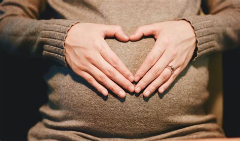 In Portogallo Da Oggi La Maternità Surrogata è Legge Ma Non Per Tutti