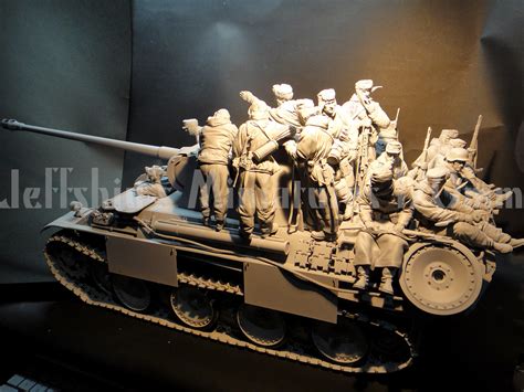Jeffshius Miniatures 120mm Panther Tank Winter Riders East Front