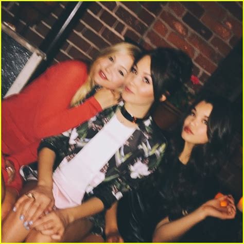 Kelli Berglund Gets Surprise 19th Birthday Party See The Pics