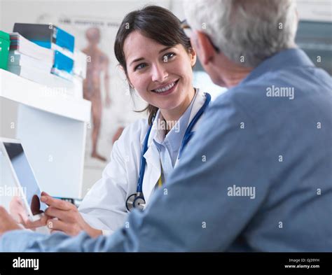Doctor Patient Hi Res Stock Photography And Images Alamy