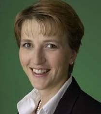 Monika henzinger hat früh ihr interesse für informatik und ganz speziell algorithmen entdeckt. henzinger