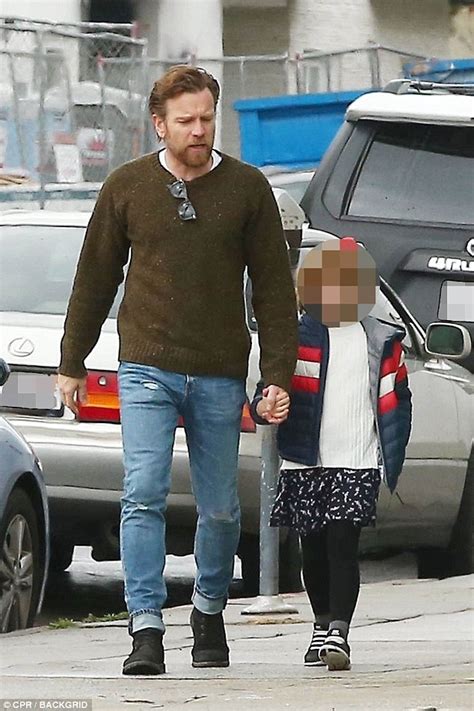 Newly Single Ewan Mcgregor Steps Out With Daughter Anouk In La Daily Mail Online